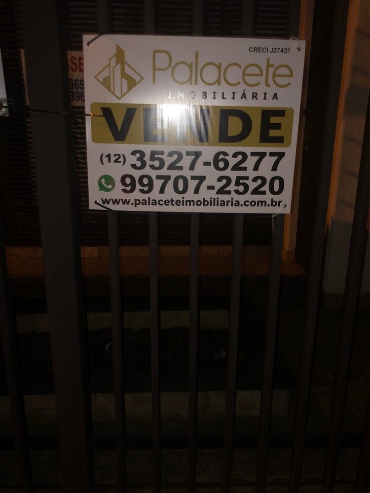 Casa à venda com 3 quartos, 140m² - Foto 1