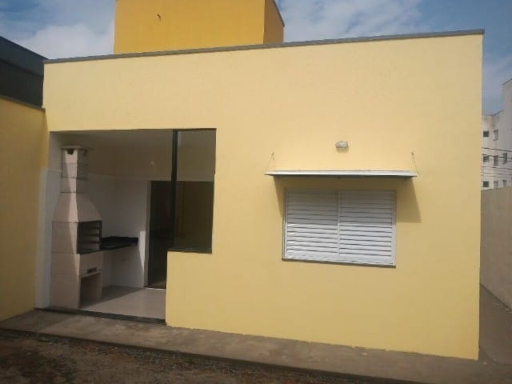Casa à venda com 2 quartos, 98m² - Foto 1