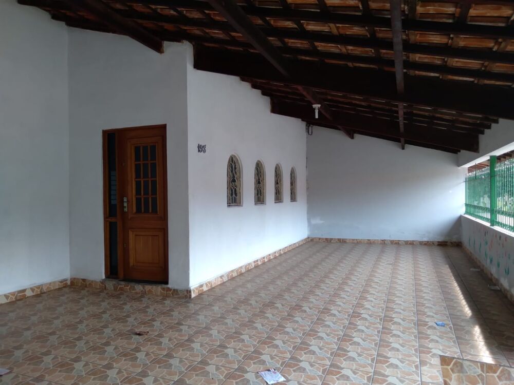 Casa à venda com 4 quartos, 165m² - Foto 2
