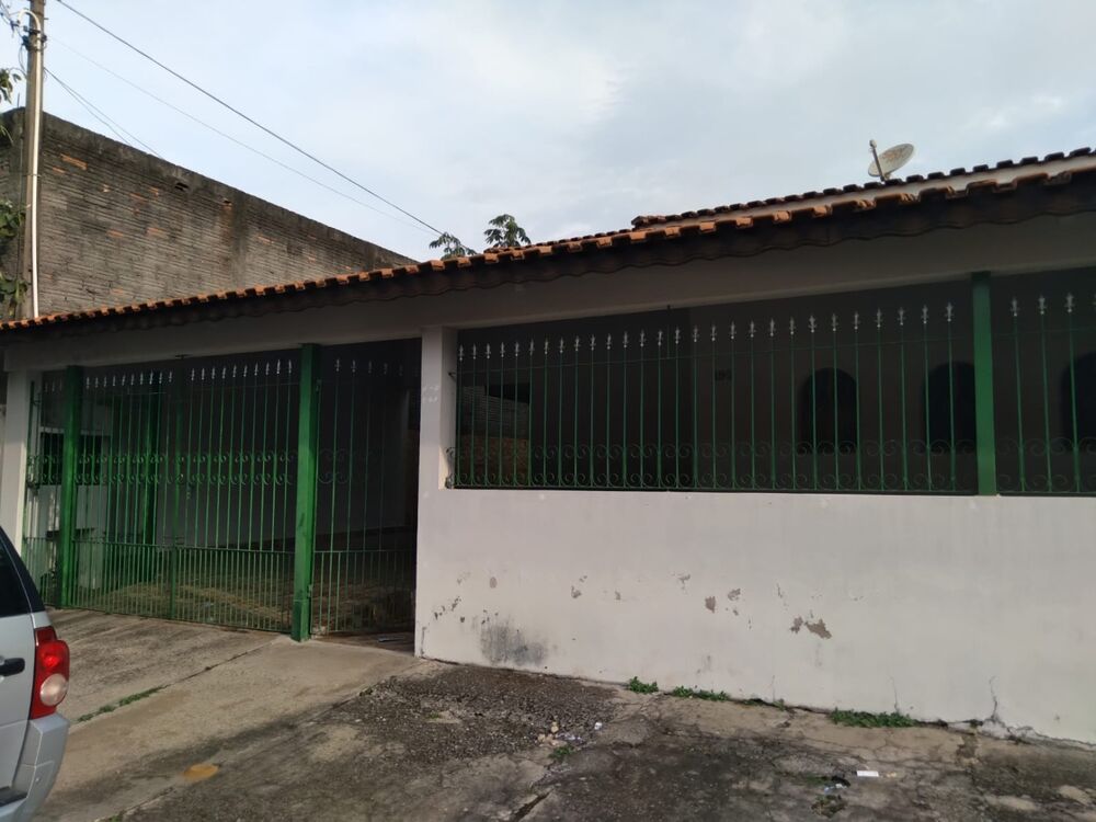 Casa à venda com 4 quartos, 165m² - Foto 1