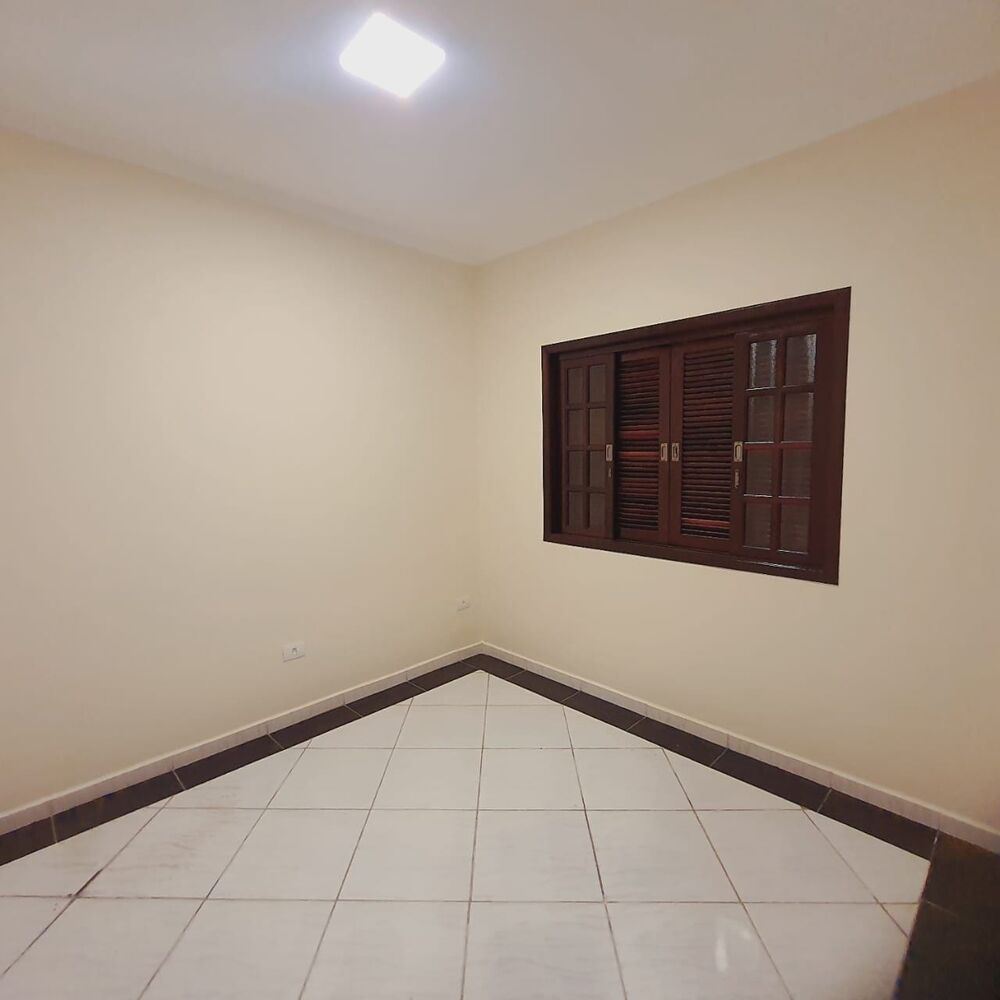Casa à venda com 4 quartos, 170m² - Foto 4