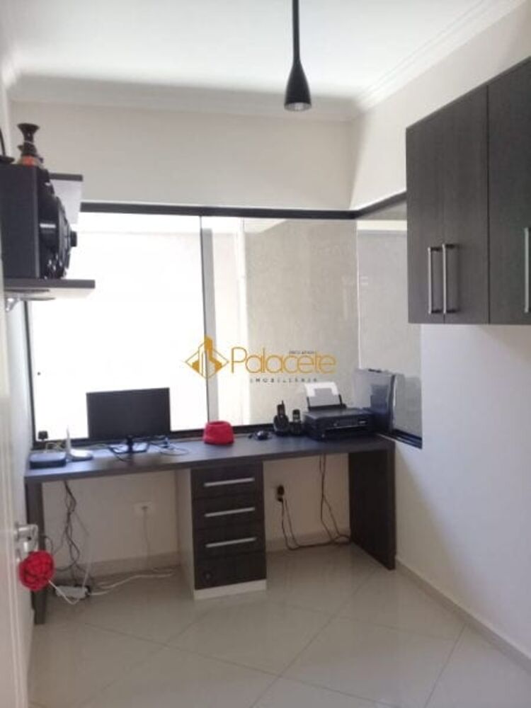 Casa à venda com 3 quartos, 230m² - Foto 11