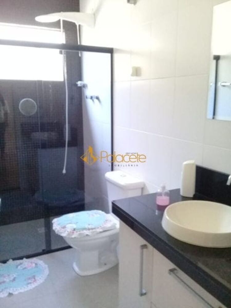 Casa à venda com 3 quartos, 230m² - Foto 4