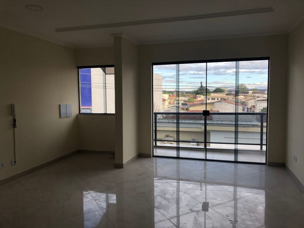 Apartamento para alugar com 3 quartos, 78m² - Foto 1