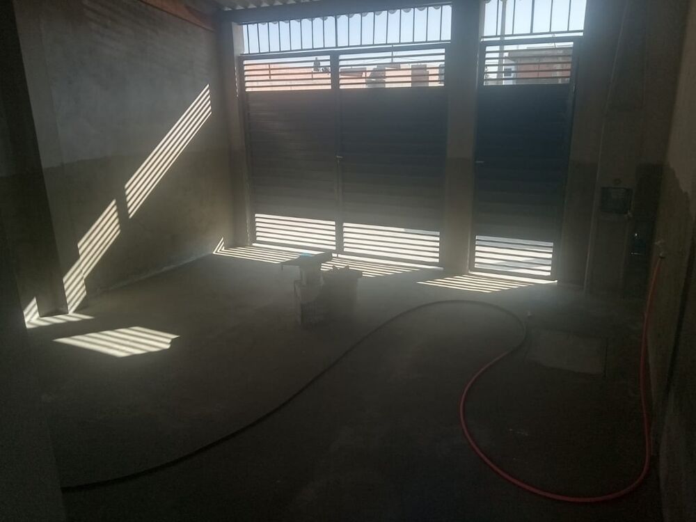 Casa à venda com 2 quartos, 65m² - Foto 2