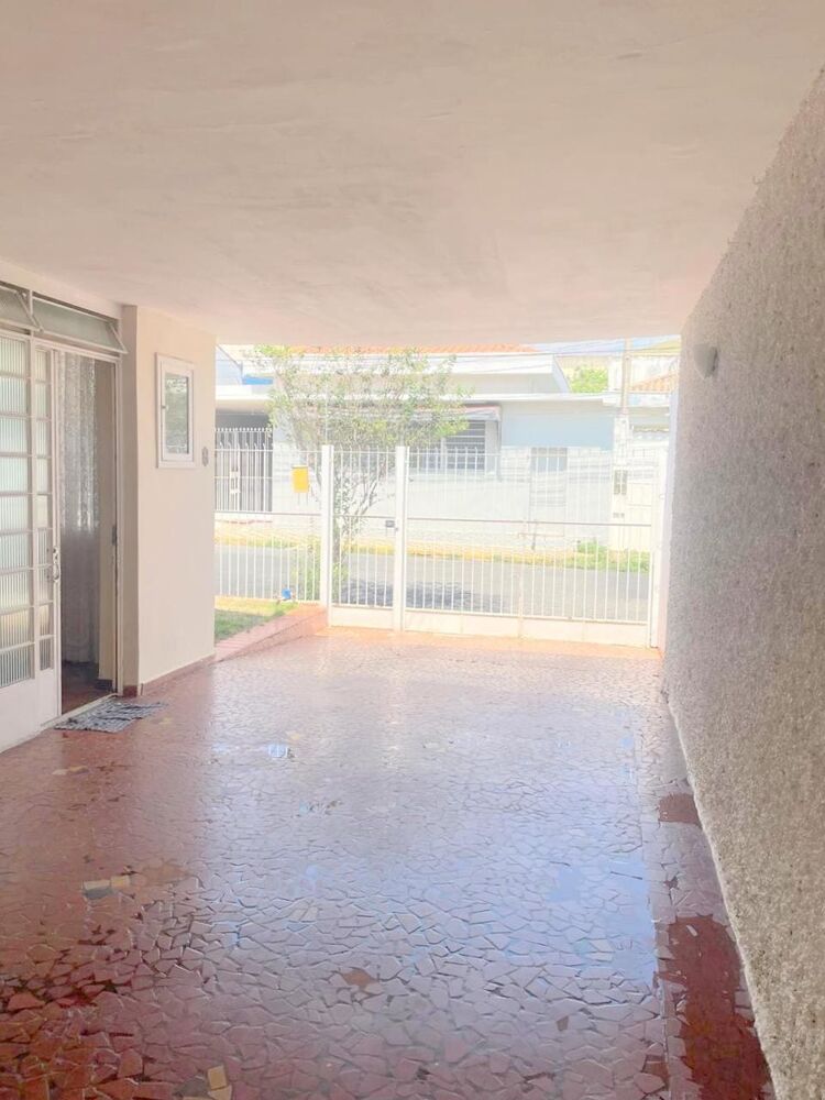 Casa à venda com 3 quartos, 200m² - Foto 1
