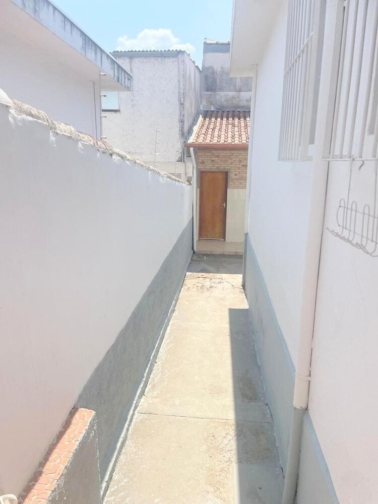 Casa à venda com 3 quartos, 200m² - Foto 3