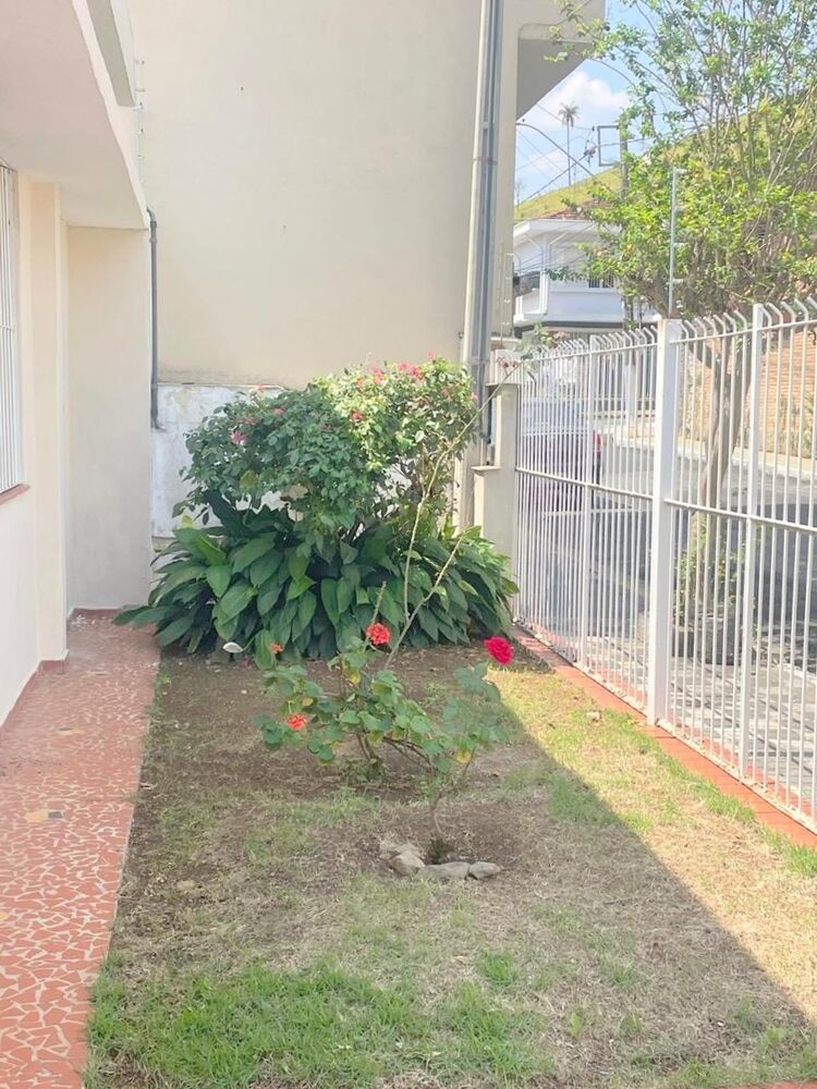 Casa à venda com 3 quartos, 200m² - Foto 2
