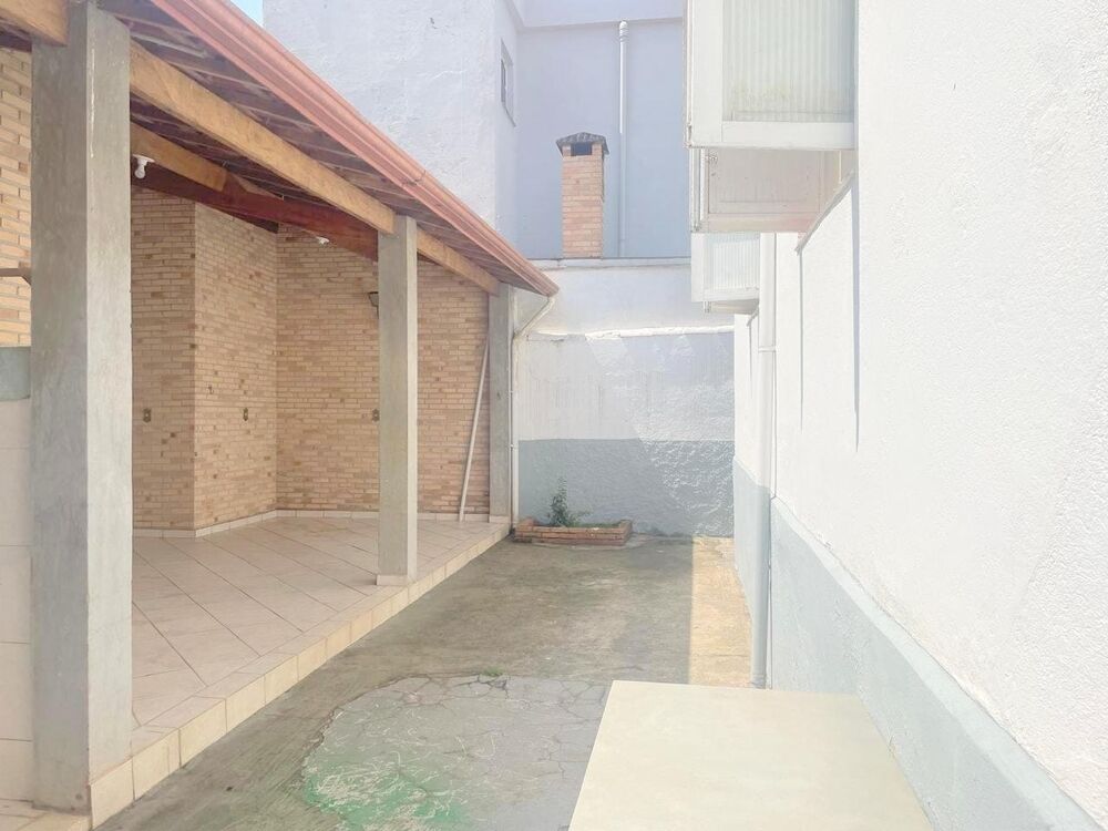 Casa à venda com 3 quartos, 200m² - Foto 4