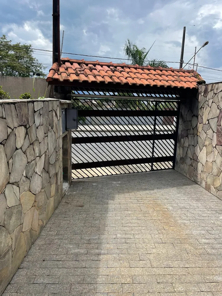Casa, 3 quartos, 232 m² - Foto 1