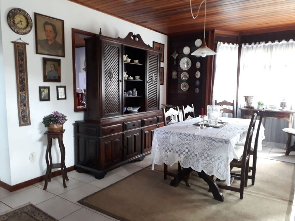 Chácara à venda com 3 quartos, 200m² - Foto 1