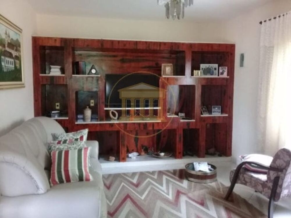 Casa à venda com 2 quartos, 360m² - Foto 2