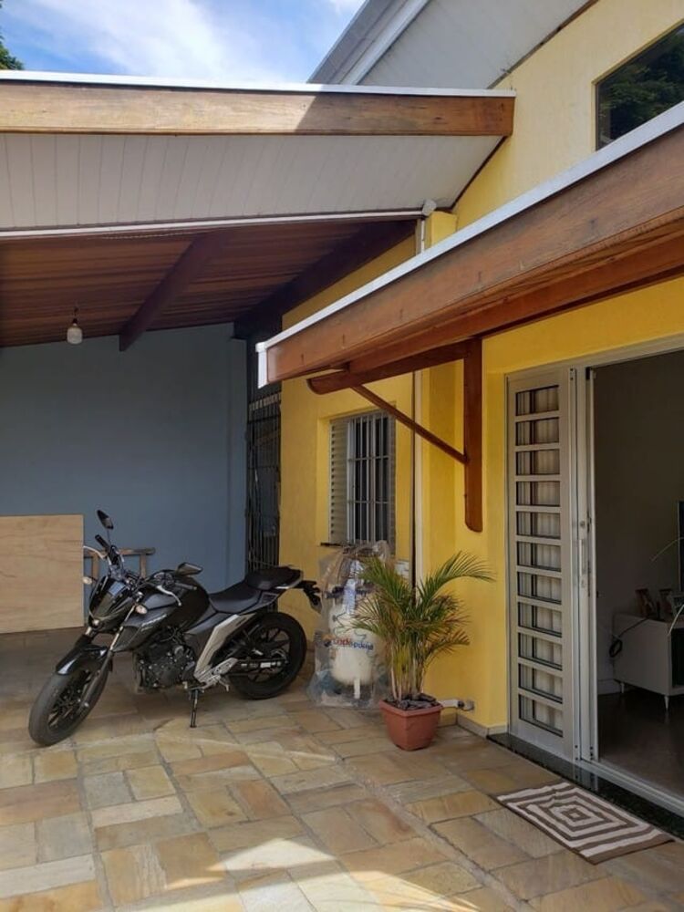 Casa à venda com 3 quartos, 230m² - Foto 1