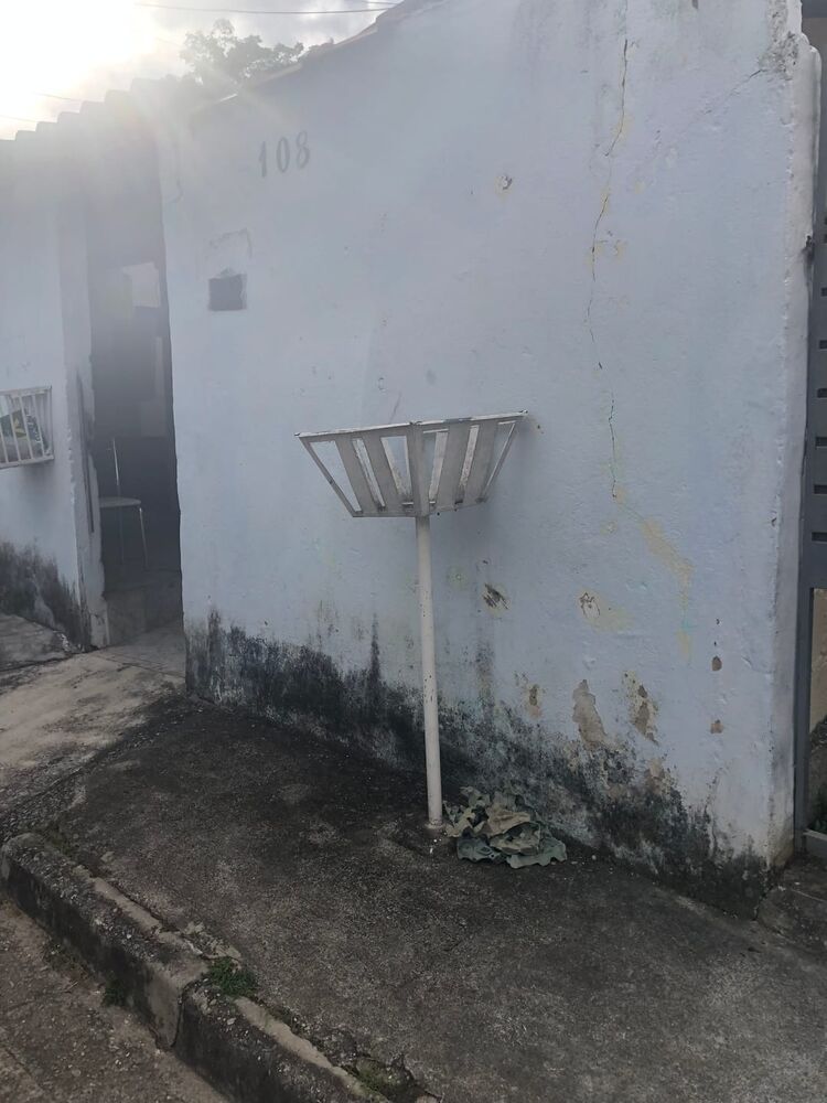 Casa à venda com 3 quartos, 90m² - Foto 1
