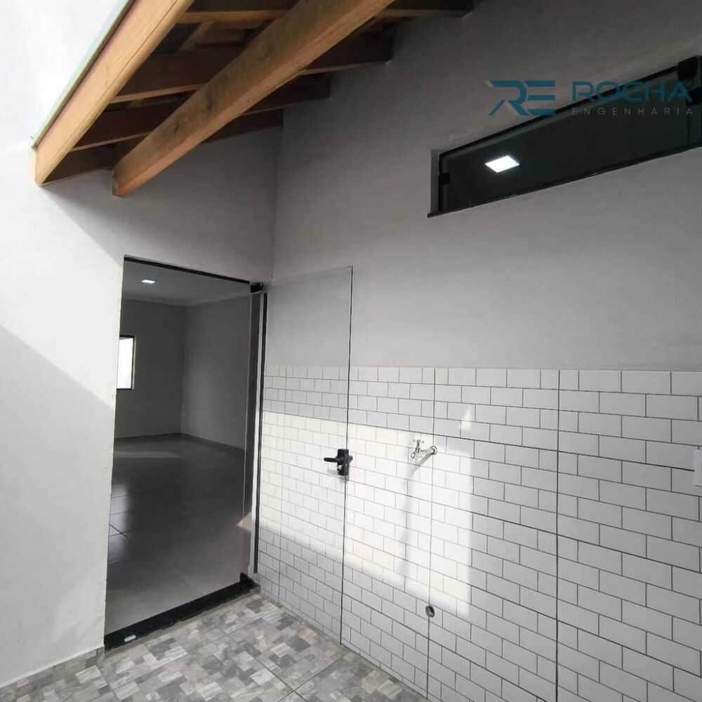 Casa à venda com 2 quartos, 65m² - Foto 2
