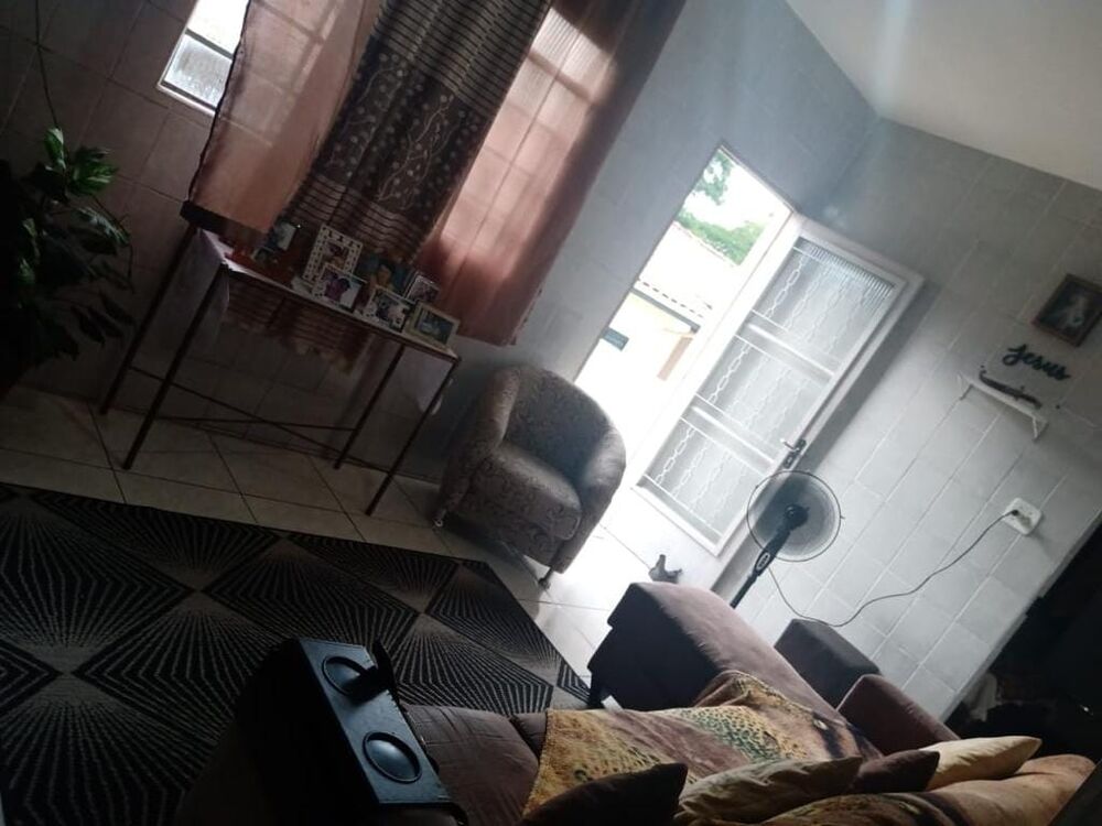 Casa à venda com 2 quartos, 300m² - Foto 9
