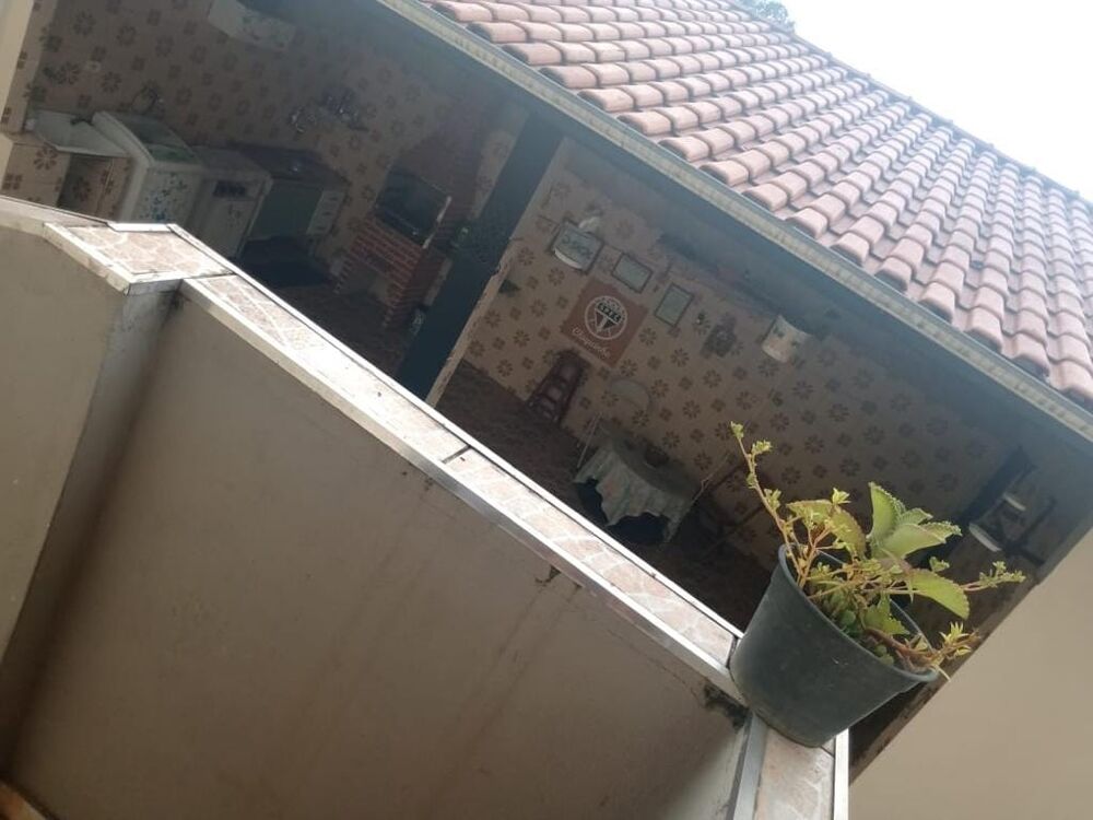 Casa à venda com 2 quartos, 300m² - Foto 4