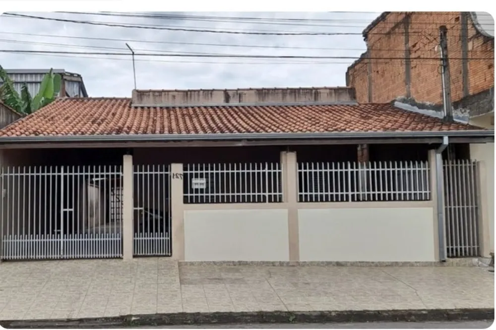 Casa, 5 quartos, 235 m² - Foto 1