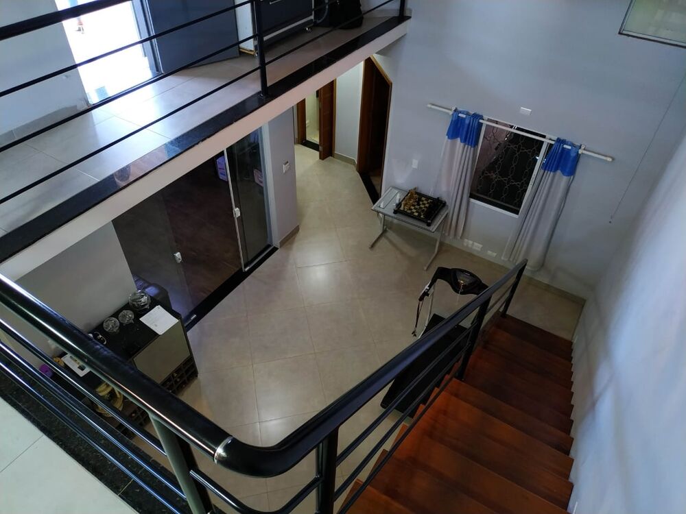 Casa, 3 quartos, 242 m² - Foto 1
