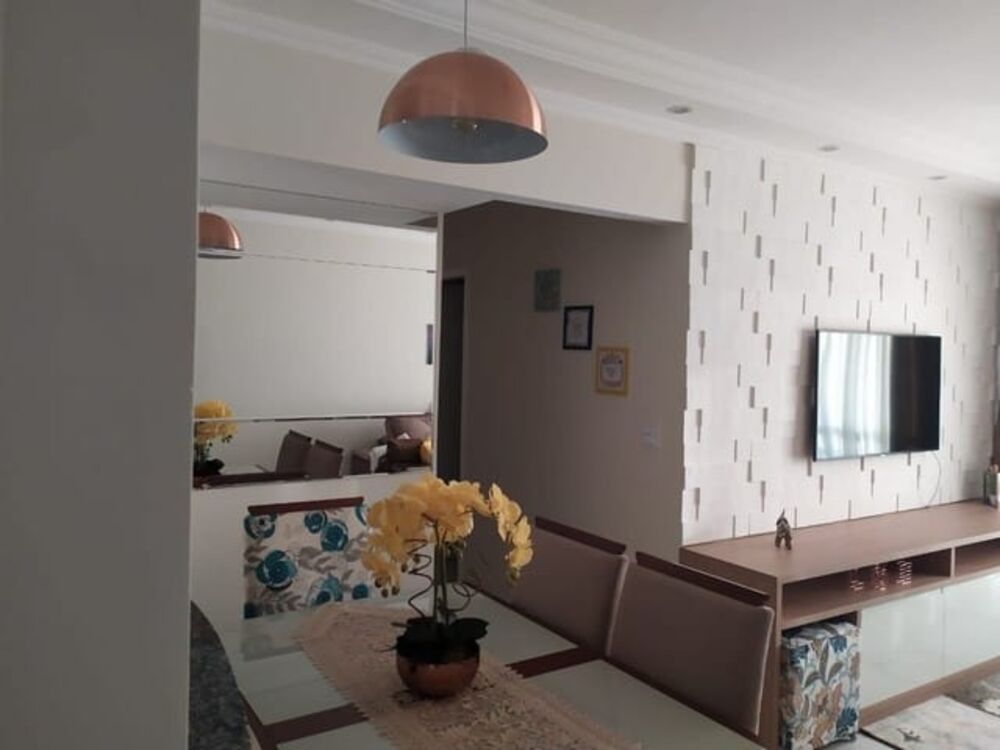 Apartamento à venda com 2 quartos, 70m² - Foto 2