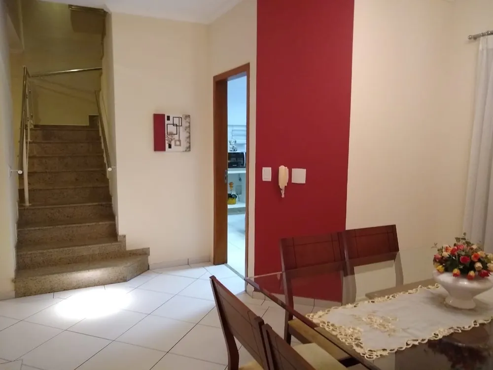 Sobrado, 3 quartos, 220 m² - Foto 2