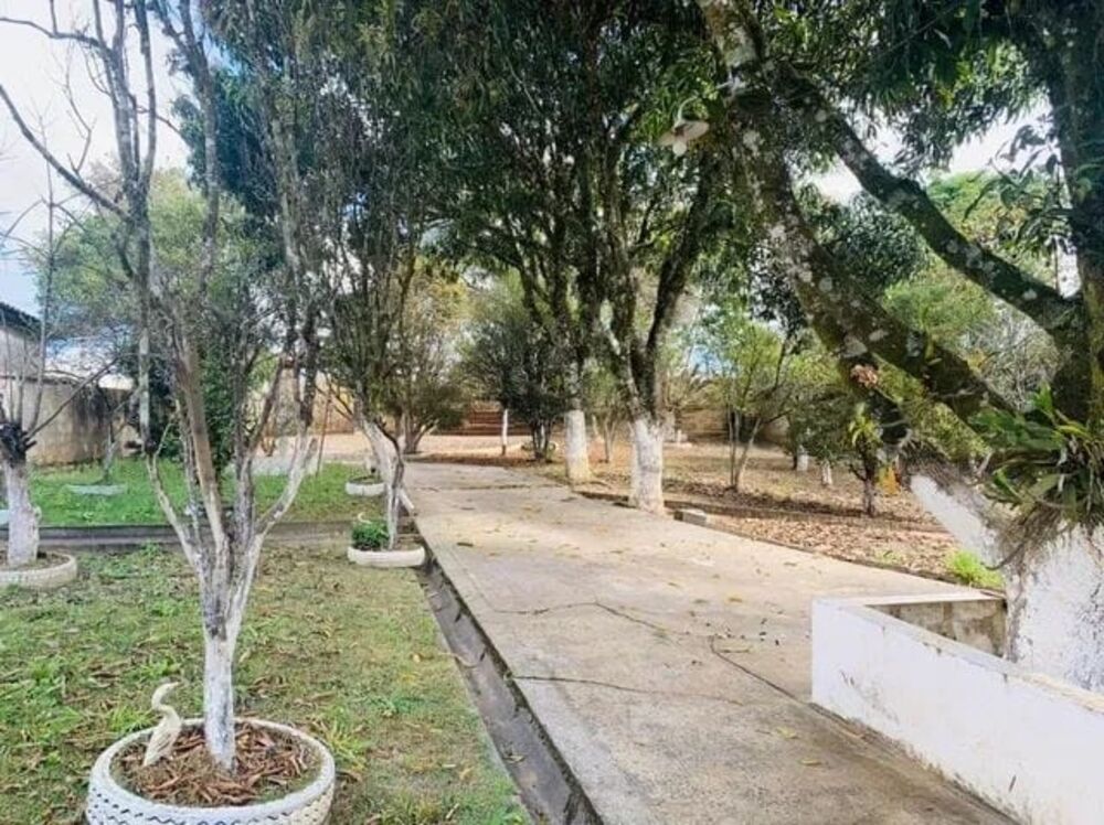 Chácara à venda com 3 quartos, 440m² - Foto 1