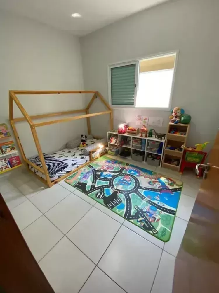 Casa à venda com 2 quartos, 112m² - Foto 2