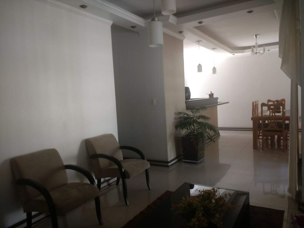 Casa, 3 quartos, 300 m² - Foto 1