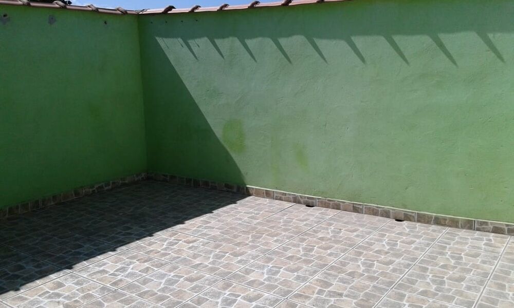 Casa à venda com 2 quartos, 100m² - Foto 1