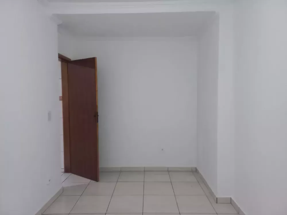 Casa à venda com 2 quartos, 108m² - Foto 2