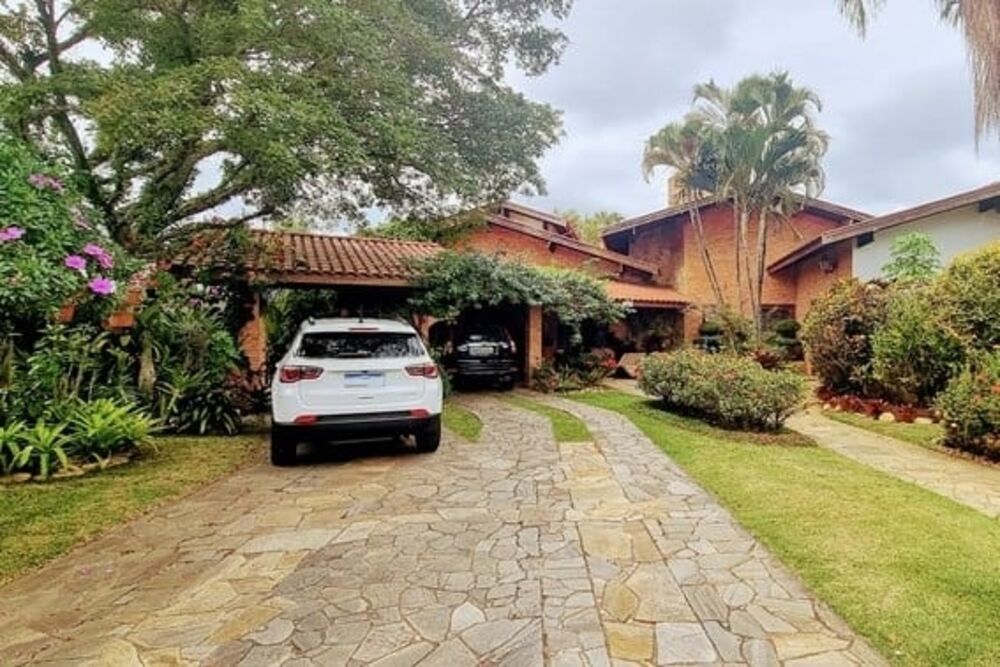 Casa de Condomínio à venda com 4 quartos, 380m² - Foto 1