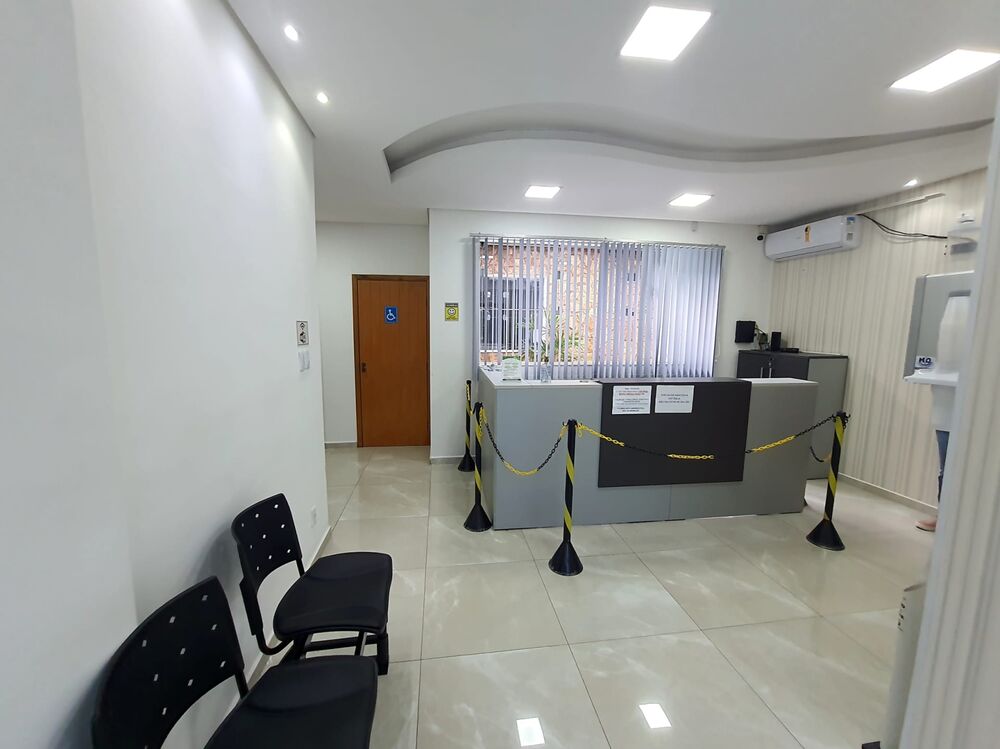 Prédio Inteiro para alugar com 7 quartos, 212m² - Foto 2