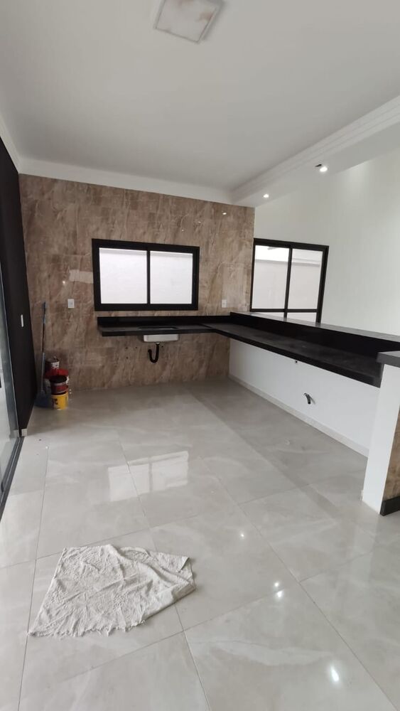 Casa de Condomínio à venda com 3 quartos, 256m² - Foto 4