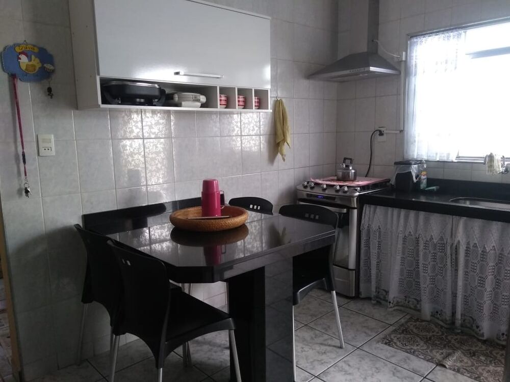 Casa à venda com 2 quartos, 100m² - Foto 2