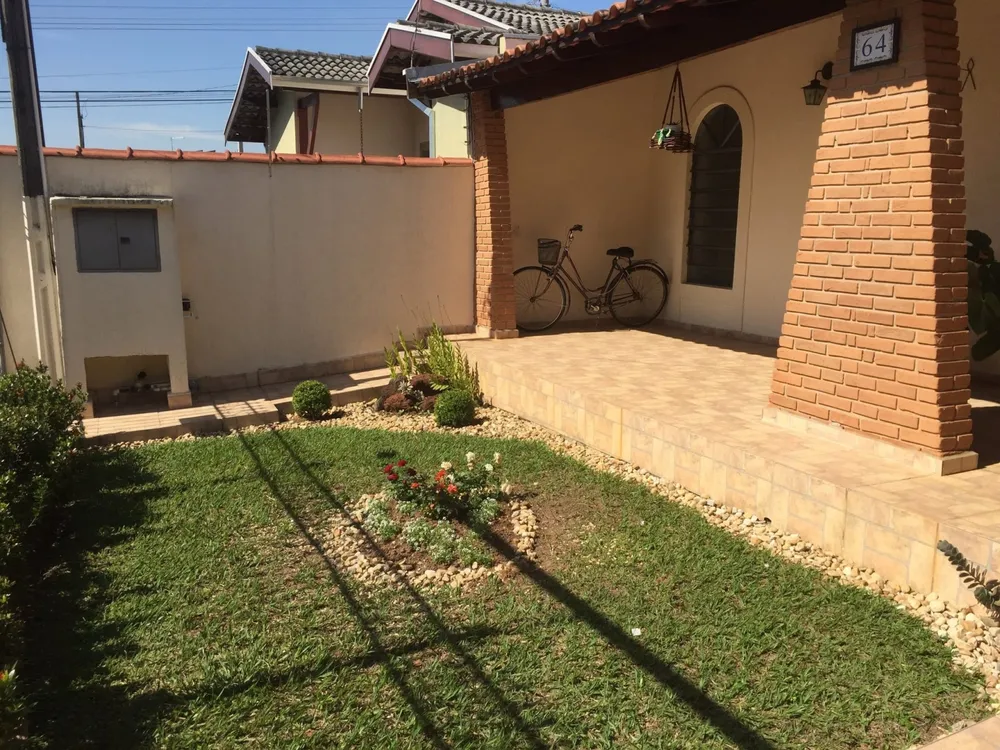 Casa, 5 quartos, 216 m² - Foto 1