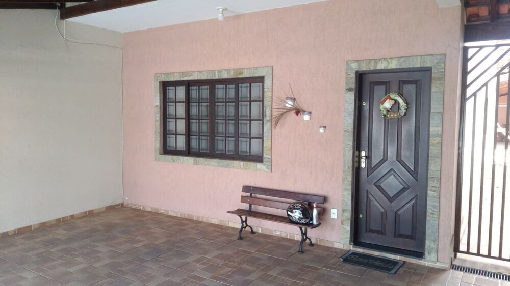 Casa à venda com 2 quartos, 210m² - Foto 1