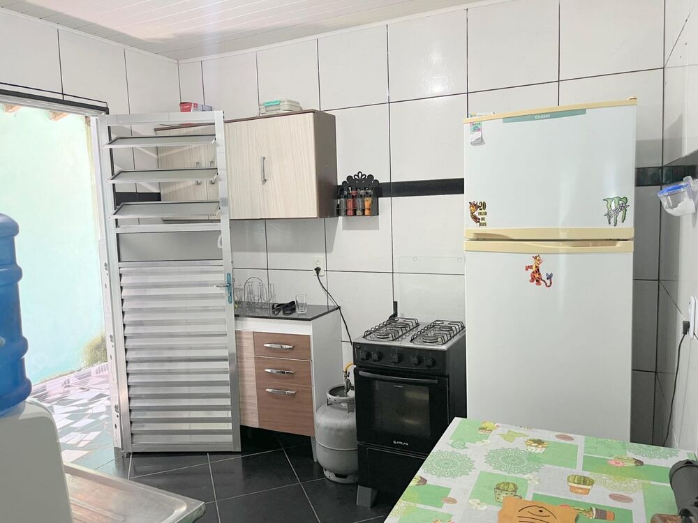 Casa à venda com 2 quartos, 65m² - Foto 2
