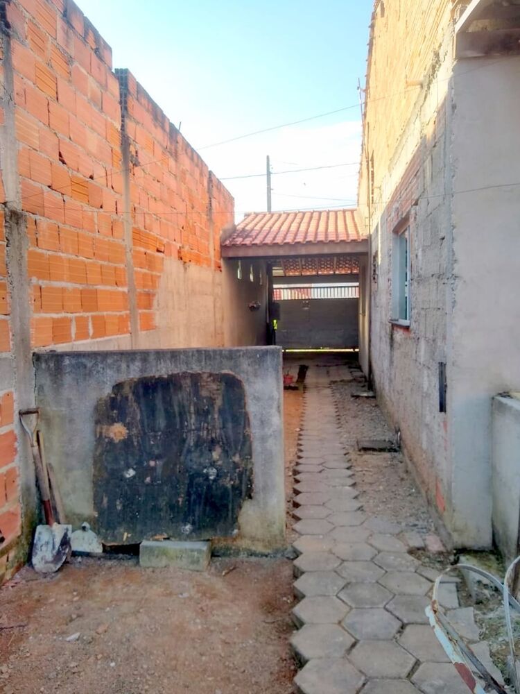 Casa à venda com 2 quartos, 110m² - Foto 2
