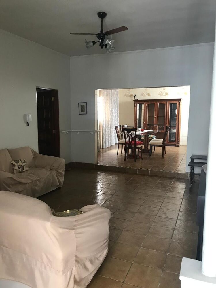 Casa à venda com 4 quartos, 450m² - Foto 2