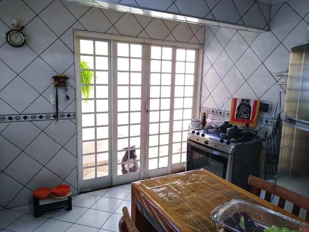 Casa, 5 quartos, 212 m² - Foto 2