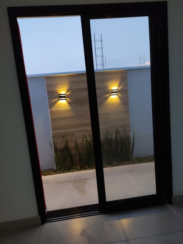 Casa de Condomínio à venda com 3 quartos, 135m² - Foto 2