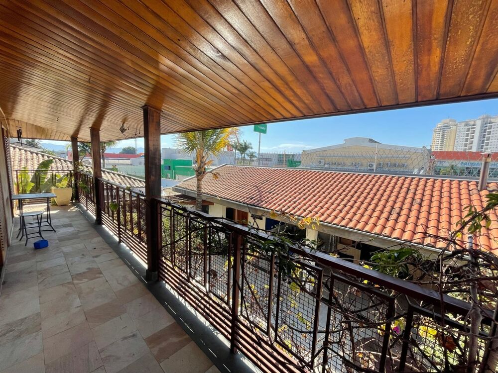 Sobrado, 6 quartos, 350 m² - Foto 1