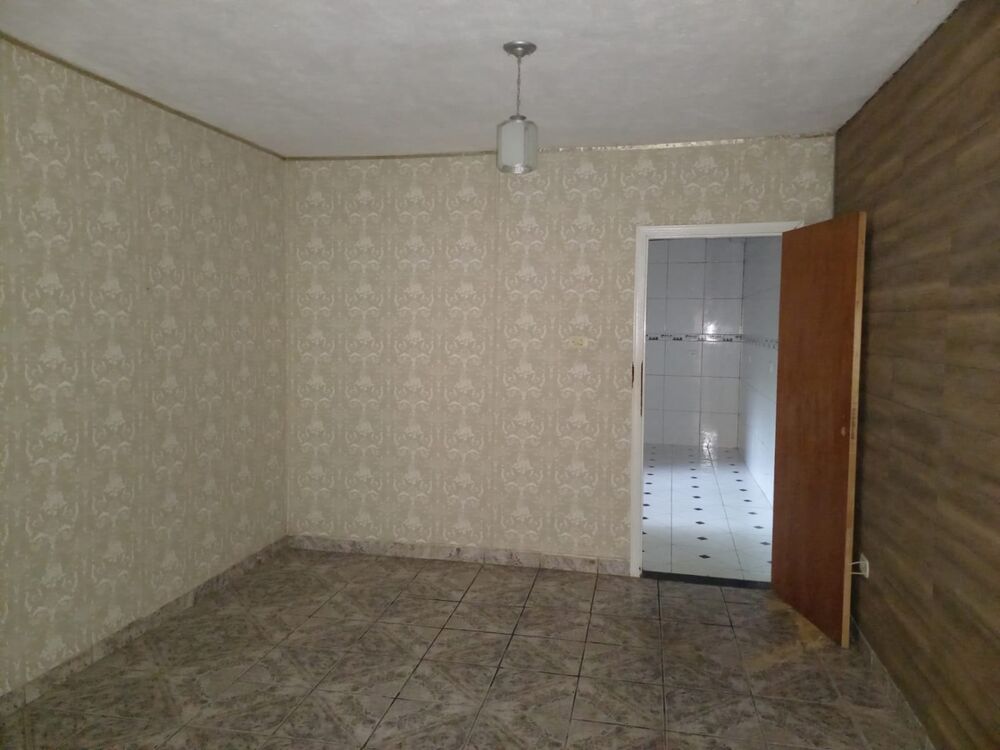 Casa à venda com 2 quartos, 243m² - Foto 2