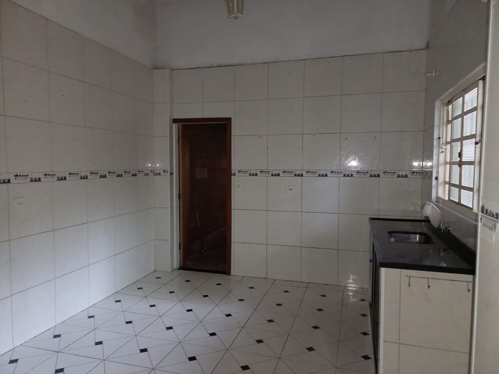 Casa à venda com 2 quartos, 243m² - Foto 11