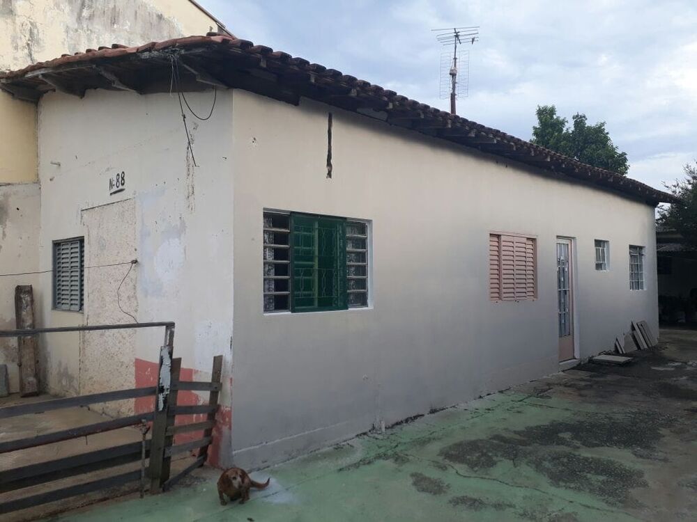 Casa à venda com 2 quartos, 90m² - Foto 1