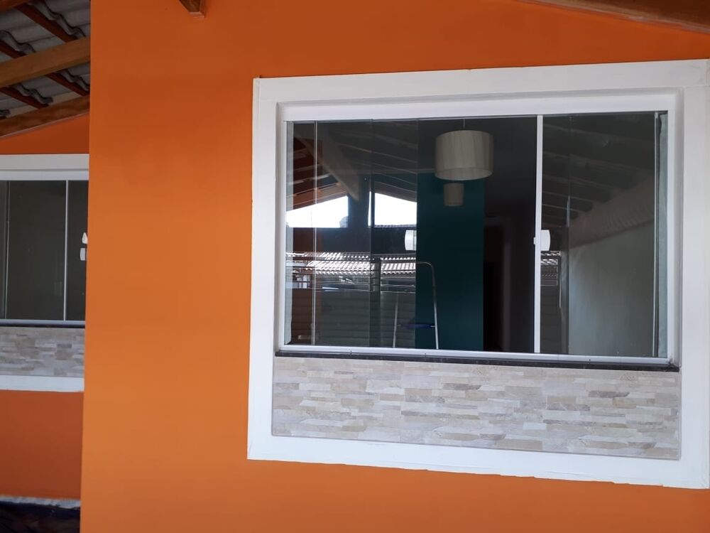 Casa à venda com 3 quartos, 70m² - Foto 1