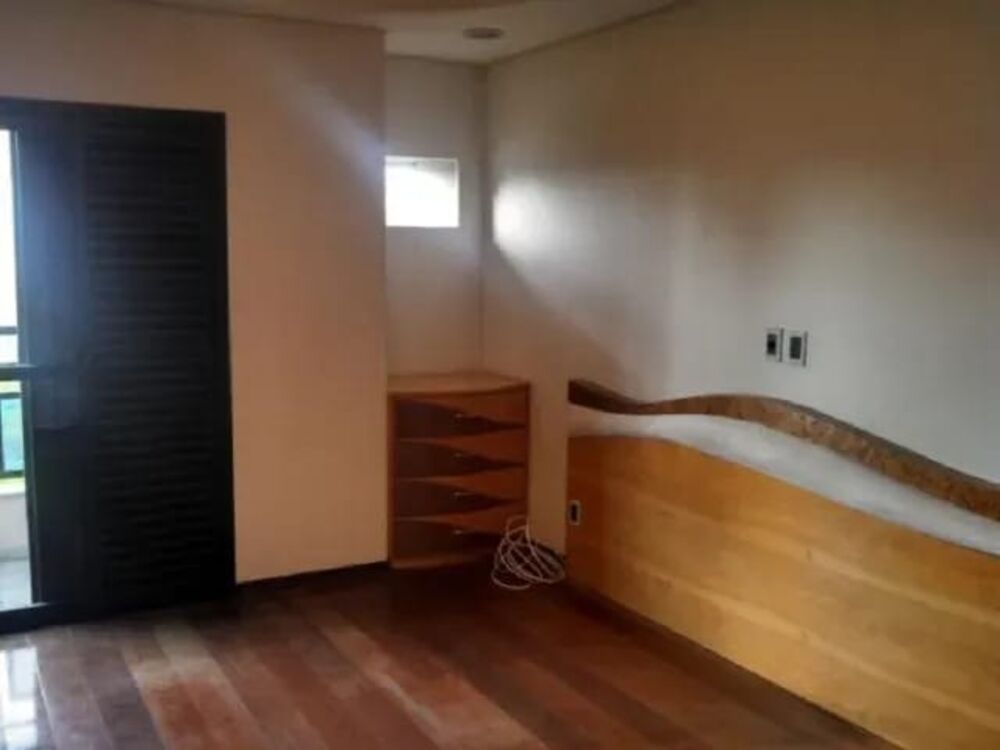 Apartamento à venda com 3 quartos, 187m² - Foto 2