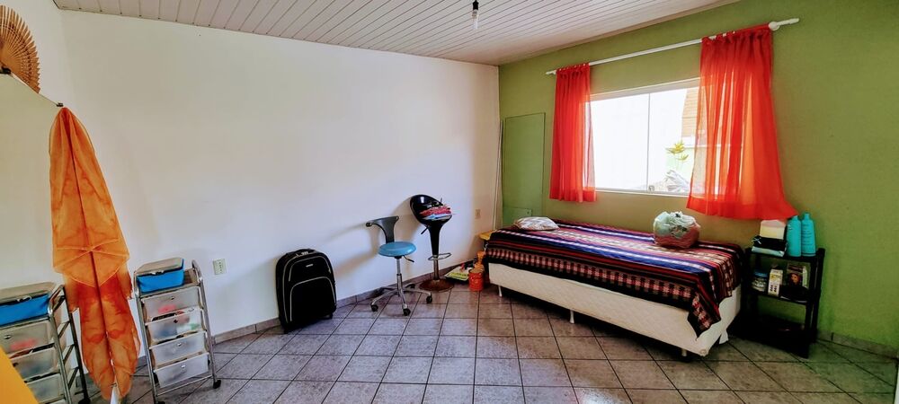 Casa à venda com 5 quartos, 145m² - Foto 4