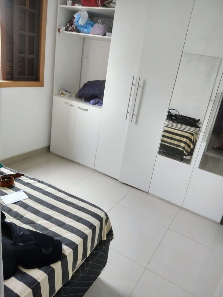 Casa à venda com 4 quartos, 420m² - Foto 1