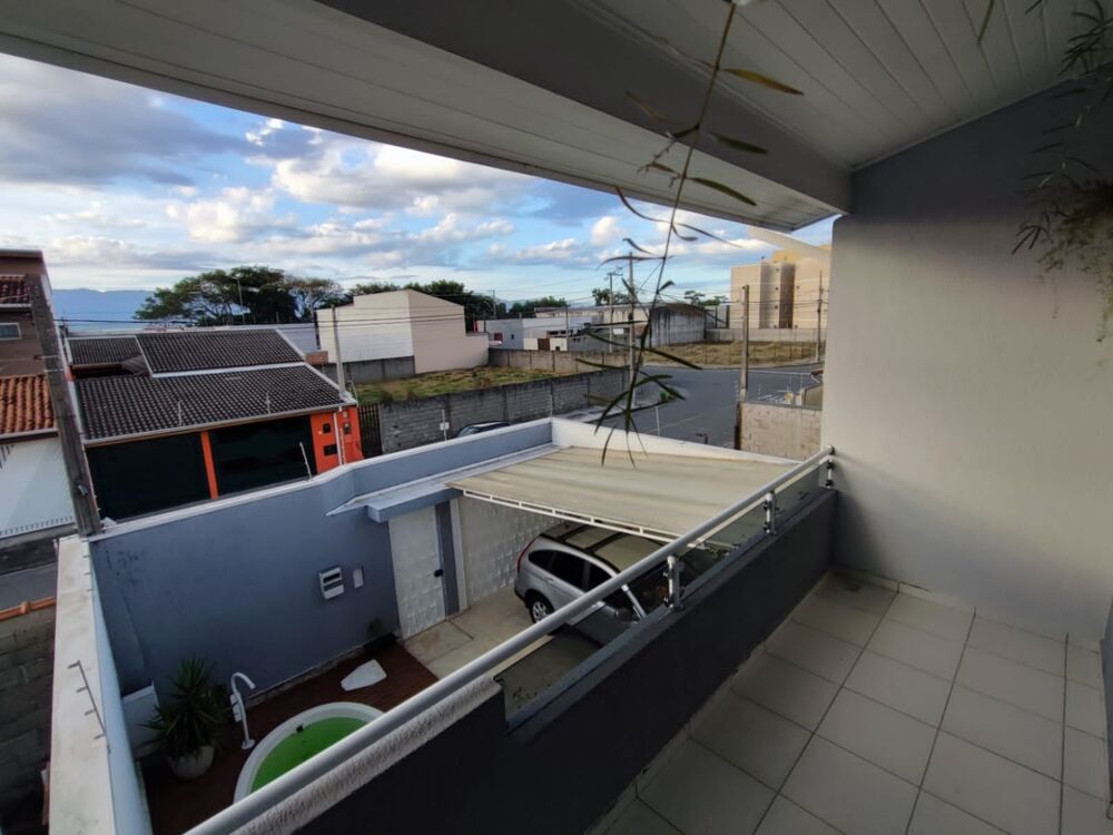 Sobrado à venda com 3 quartos, 180m² - Foto 4
